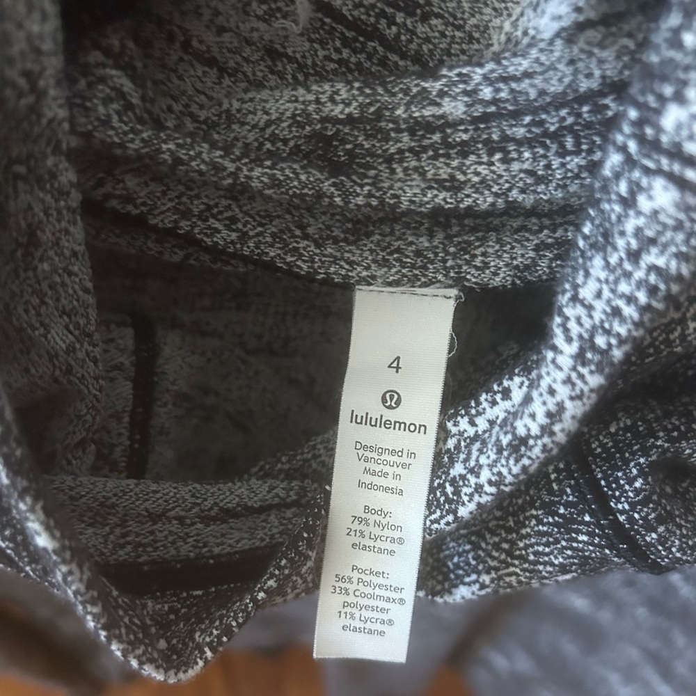 Lululemon Endeavor Pullover W Hood. Black White S… - image 8